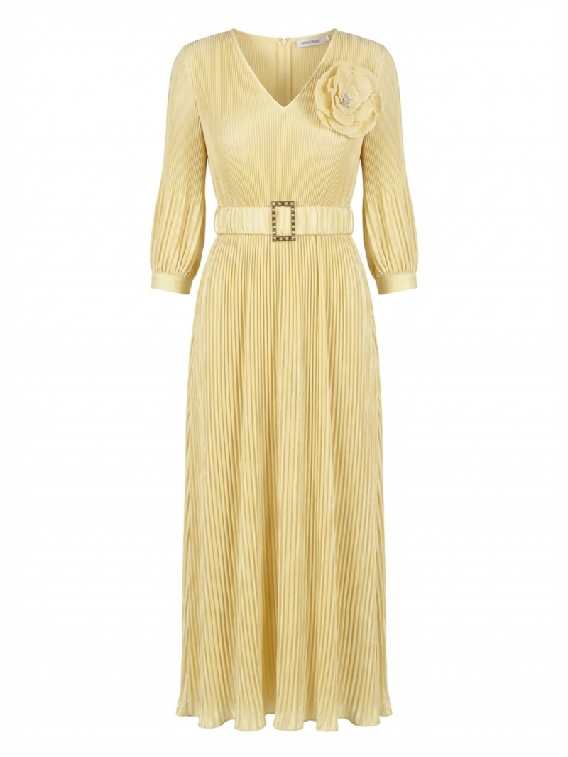 Vestido Largo Plisado Amarillo con Flor
